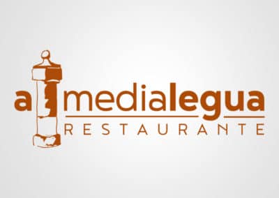 Diseño de logotipos para A Media Legua