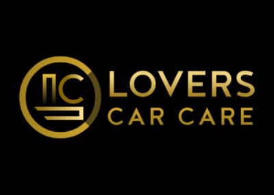 Diseño de logotipo para Lovers Car Care. Diseño de logotipos Logocrea®