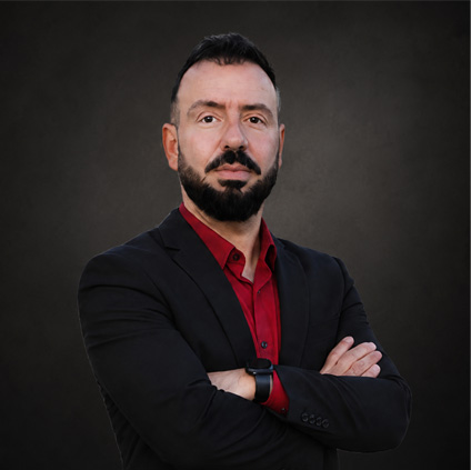 Andy Lucas, diseñador de logotipos de Logocrea
